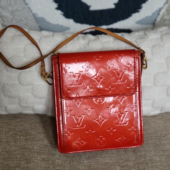 LOUIS VUITTON Motte Rouge Mini Shoulder Bag Monogram Vernis Red. Authentic!!! - Picture 1 of 15